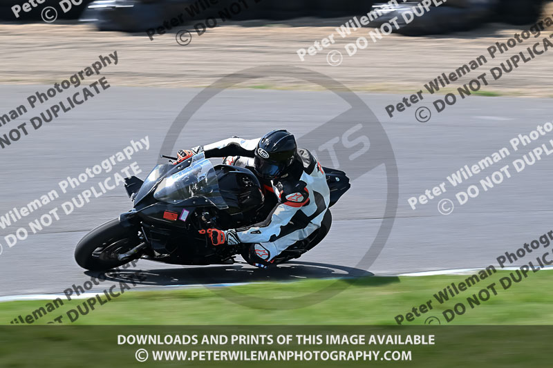 enduro digital images;event digital images;eventdigitalimages;lydden hill;lydden no limits trackday;lydden photographs;lydden trackday photographs;no limits trackdays;peter wileman photography;racing digital images;trackday digital images;trackday photos
